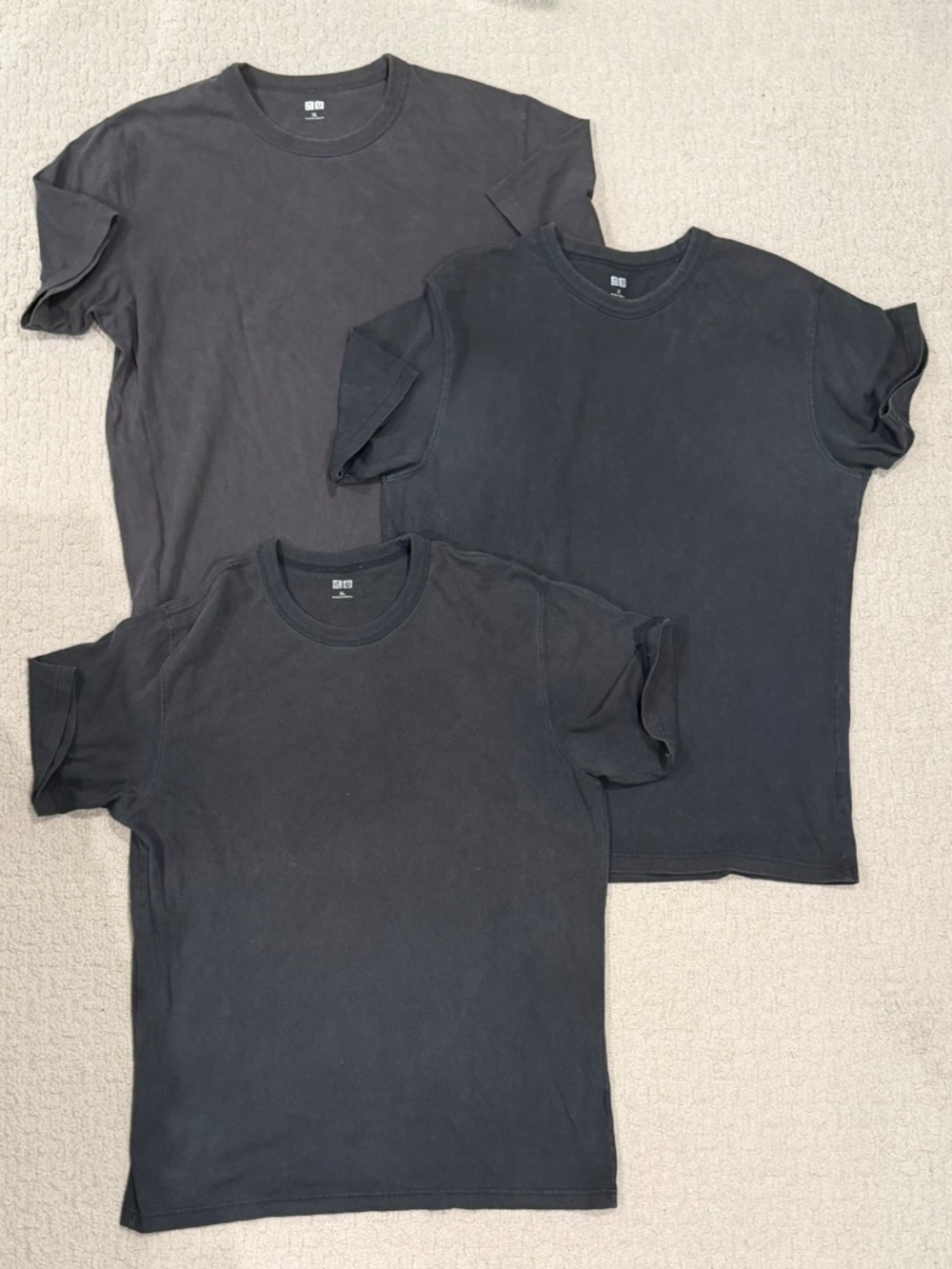 3 Mens Uniqlo U Charcoal Gray Tees Size